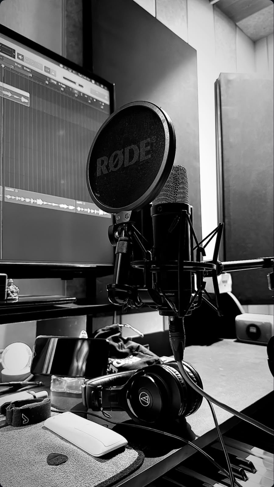 Rode studio microphone set up for a recording session